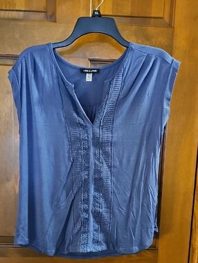 Cable & Gauge Navy Embroidered Split-Neck Cap Sleeve Top